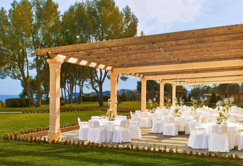 The St. Regis Mardavall Mallorca Resort