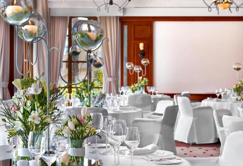 The St. Regis Mardavall Mallorca Resort