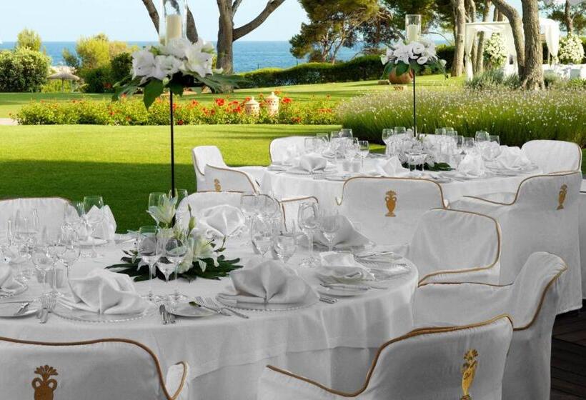 The St. Regis Mardavall Mallorca Resort