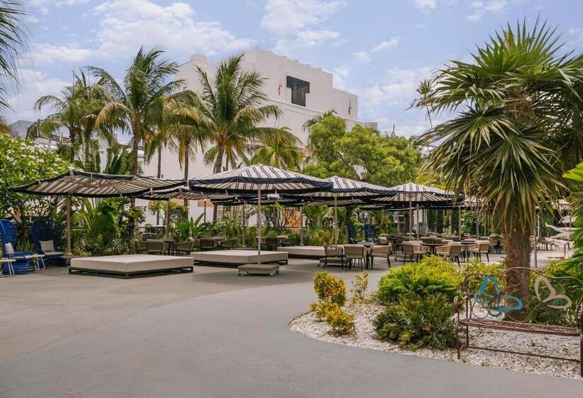 בית מלון כפרי Sonder The Deco