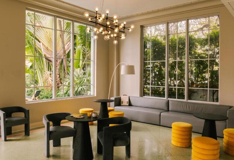 בית מלון כפרי Sonder The Deco