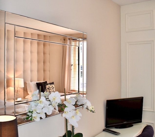 Spacious And Modern Townhouse In Central Brighton