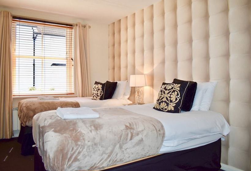 Spacious And Modern Townhouse In Central Brighton