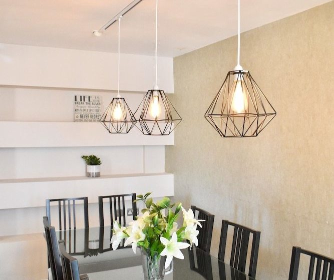 Spacious And Modern Townhouse In Central Brighton