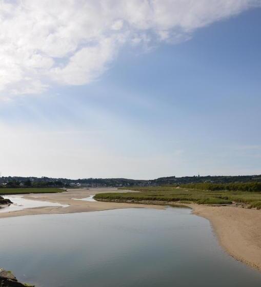 Отель Les Chambres Des Gites Des Isles