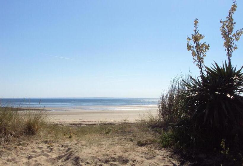 Отель Les Chambres Des Gites Des Isles