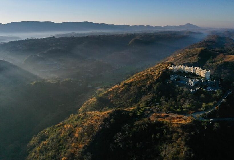 Hotel The Kumbha Bagh