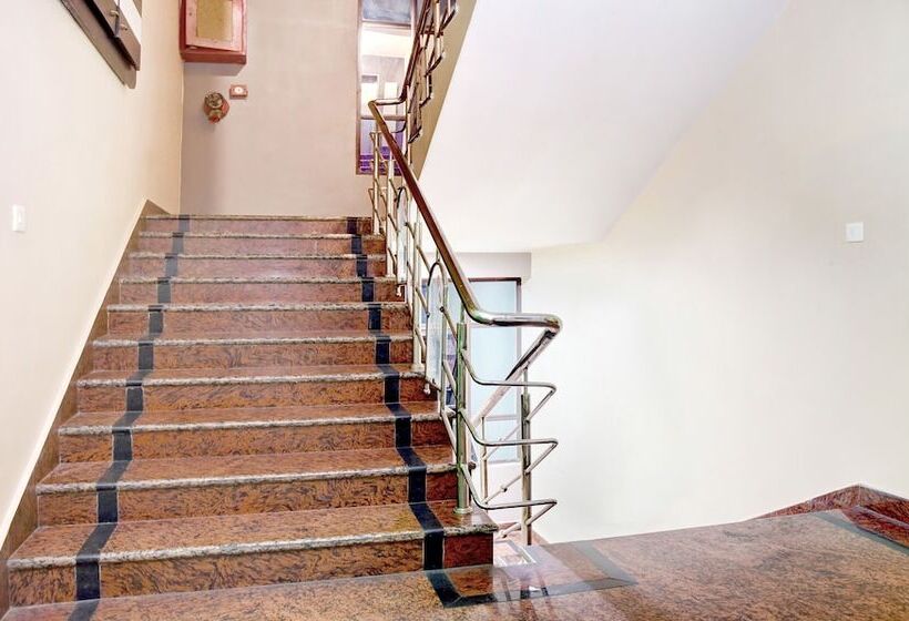 هتل Treebo Trip Sathi Residency