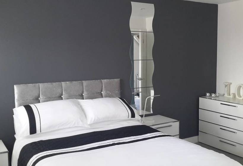 No. 4 Beach Cottages