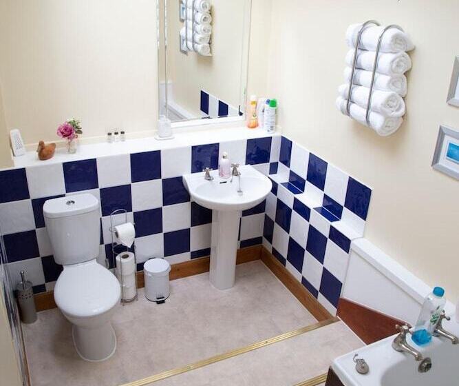 Пансион Balconie House