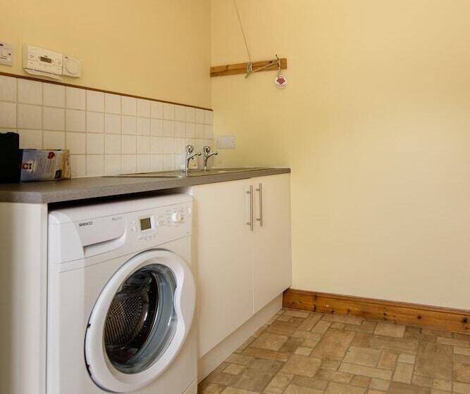 Пансион Balconie House