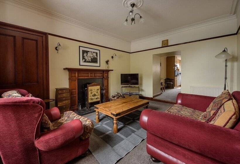 Пансион Balconie House