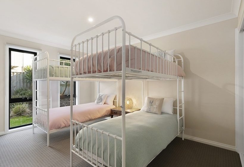 Summer Breeze  Free Wifi & Netflix Inlet Side Central Location