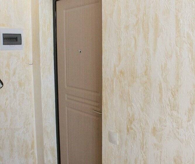 Apartment On Kamyshovaya 41, Apt 2