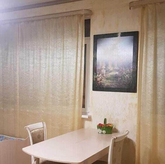 Apartment On Kamyshovaya 41, Apt 2