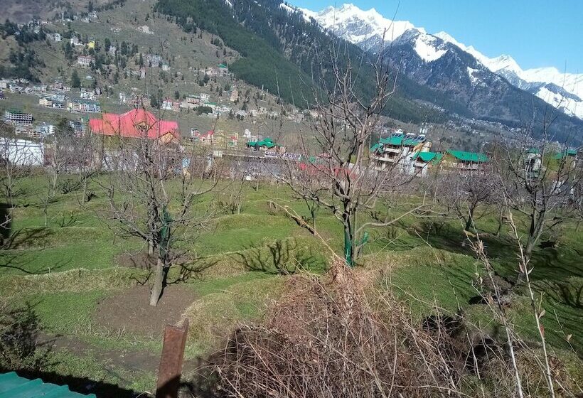 Comlux Hotel, Manali
