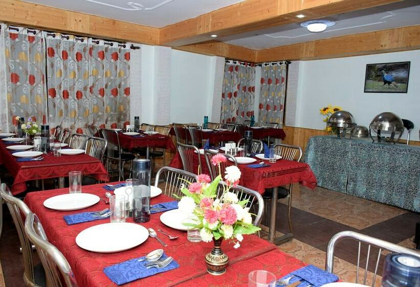 Comlux Hotel, Manali