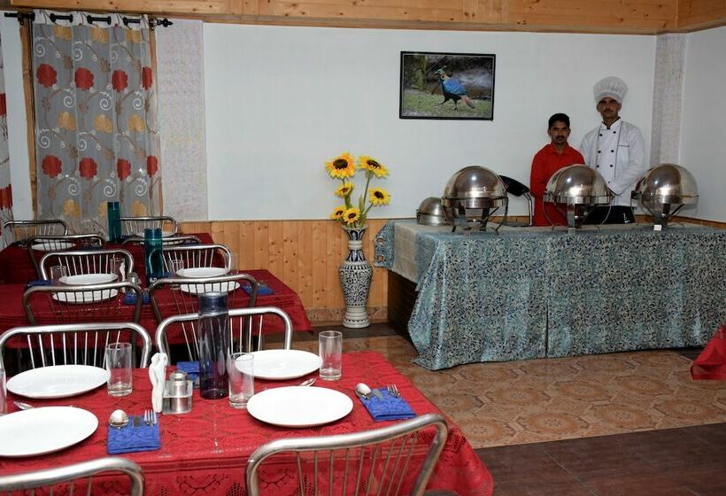 Comlux Hotel, Manali