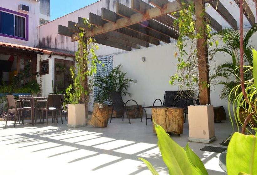 בית מלון כפרי Cabo Frio Fun Hostel