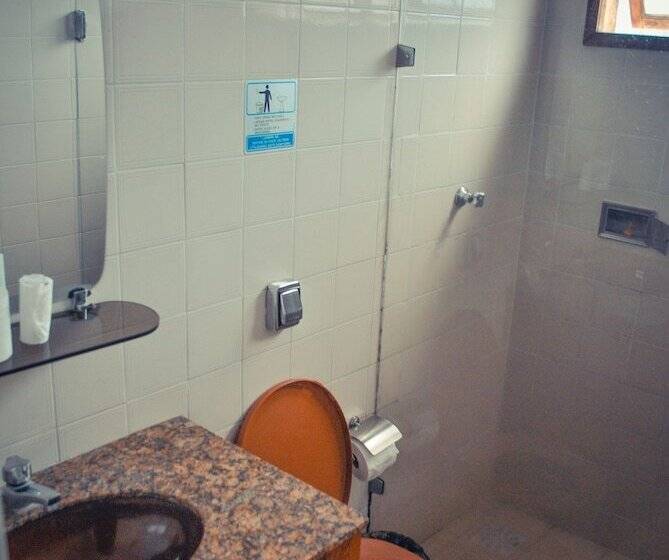 בית מלון כפרי Cabo Frio Fun Hostel