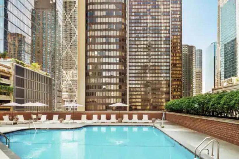 בית מלון כפרי Hilton Grand Vacations Club Chicago Magnificent Mile