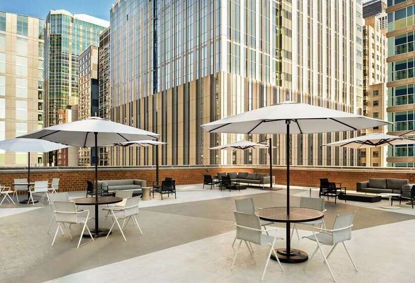 בית מלון כפרי Hilton Grand Vacations Club Chicago Magnificent Mile