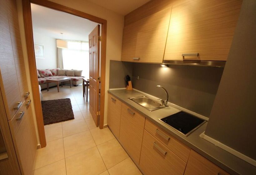 Отель Menada Sozopol Apartments