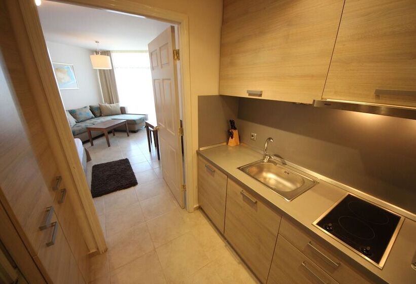 Отель Menada Sozopol Apartments