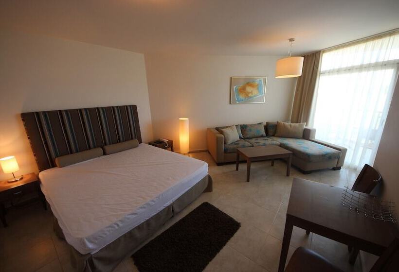 Отель Menada Sozopol Apartments