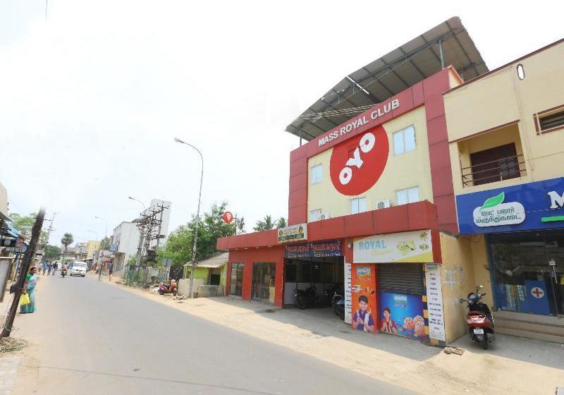 בית מלון כפרי Royal Mass Club By Oyo Rooms