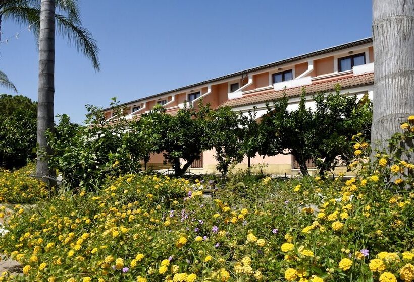 هتل Salice Resort