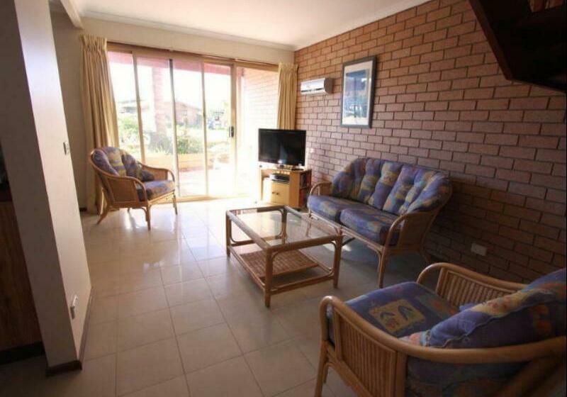 فندق Sapphire Court Holiday Units