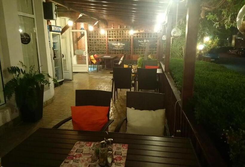 호텔 Victoria Family