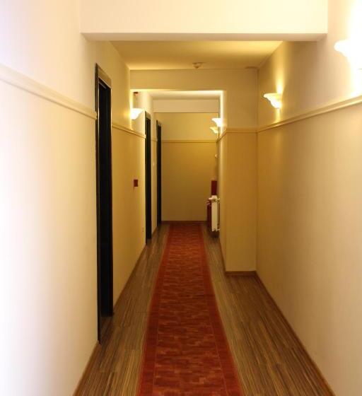 Astoria Hotel & Restaurant