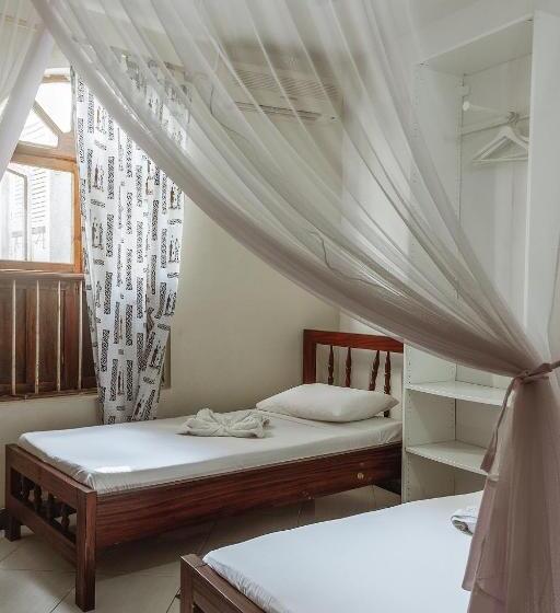 مبيت وإفطار Kelele Square