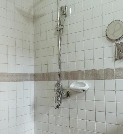 مبيت وإفطار Kelele Square