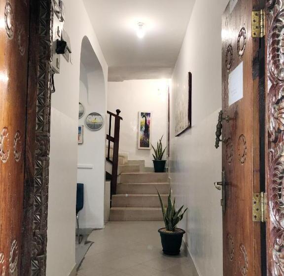 مبيت وإفطار Kelele Square