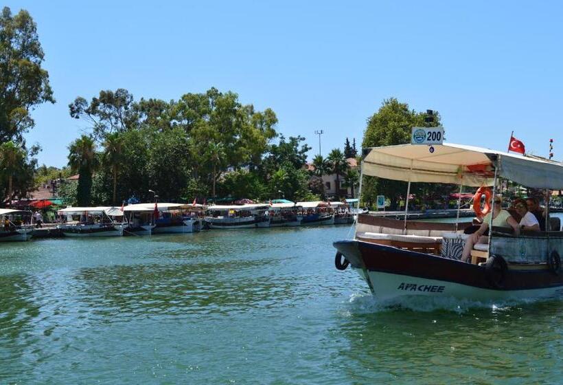 Central Park Otel   Adult Only