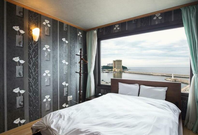 Benikea Hotel Mountain & Ocean Sokcho