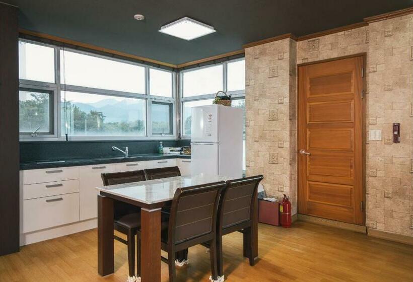 Benikea Hotel Mountain & Ocean Sokcho