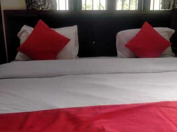 ホテル Triund Trek