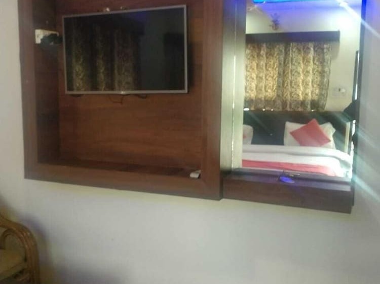 ホテル Triund Trek