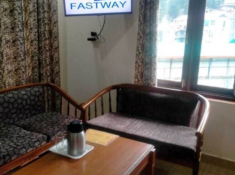 فندق Triund Trek