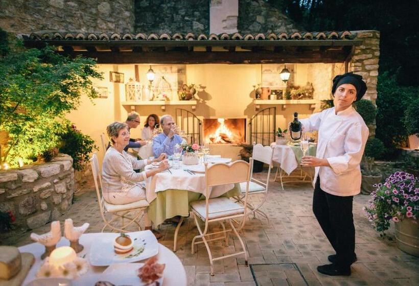 هتل Eremo Delle Fate