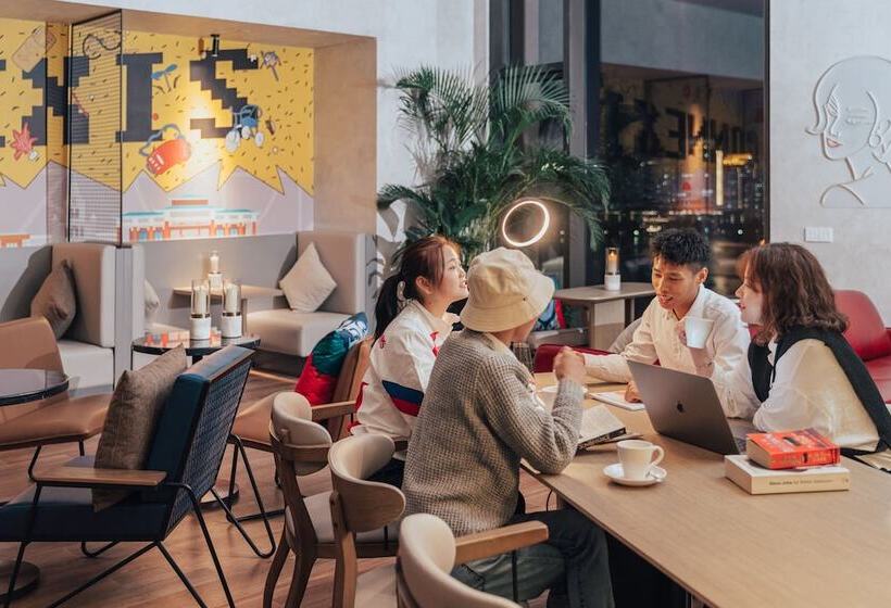 هتل Hilton Garden Inn Xiamen Bailuzhou Park