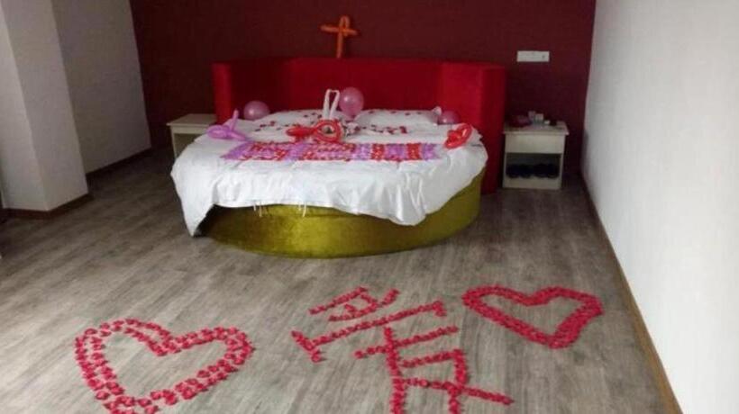 Junyi Hotel Jiangxi Xinyu Baoshi Park