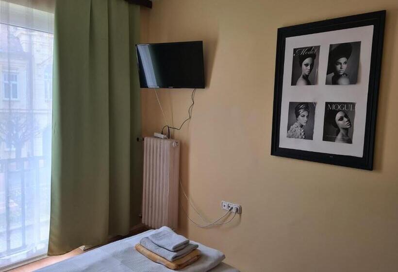 Отель Oroszlán Szigetvár