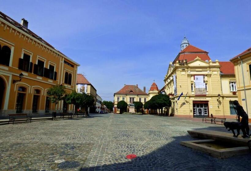 Отель Oroszlán Szigetvár