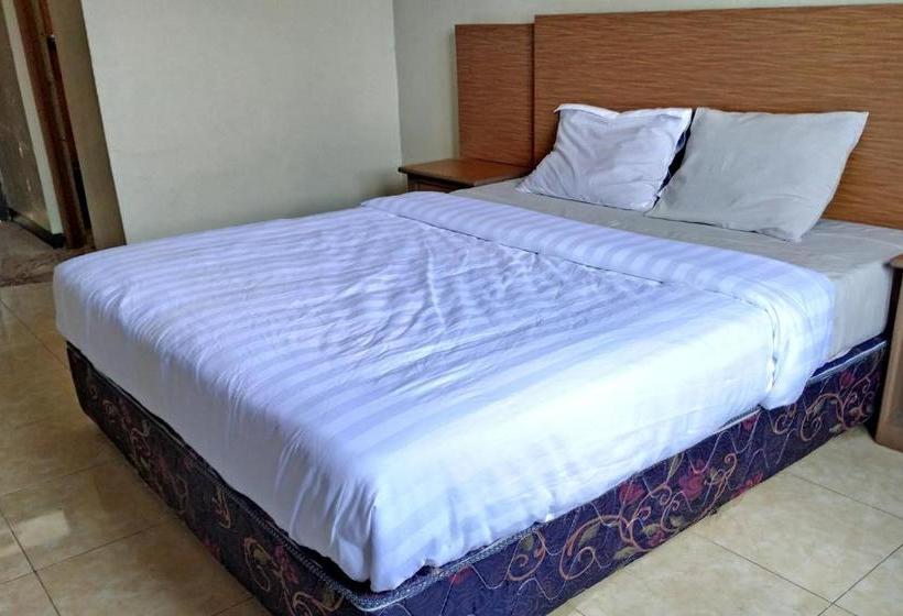 Otel Oyo 3370  Dian Chandra