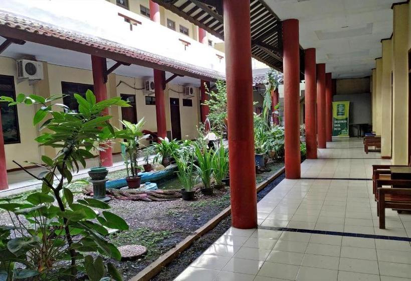 Otel Oyo 3370  Dian Chandra